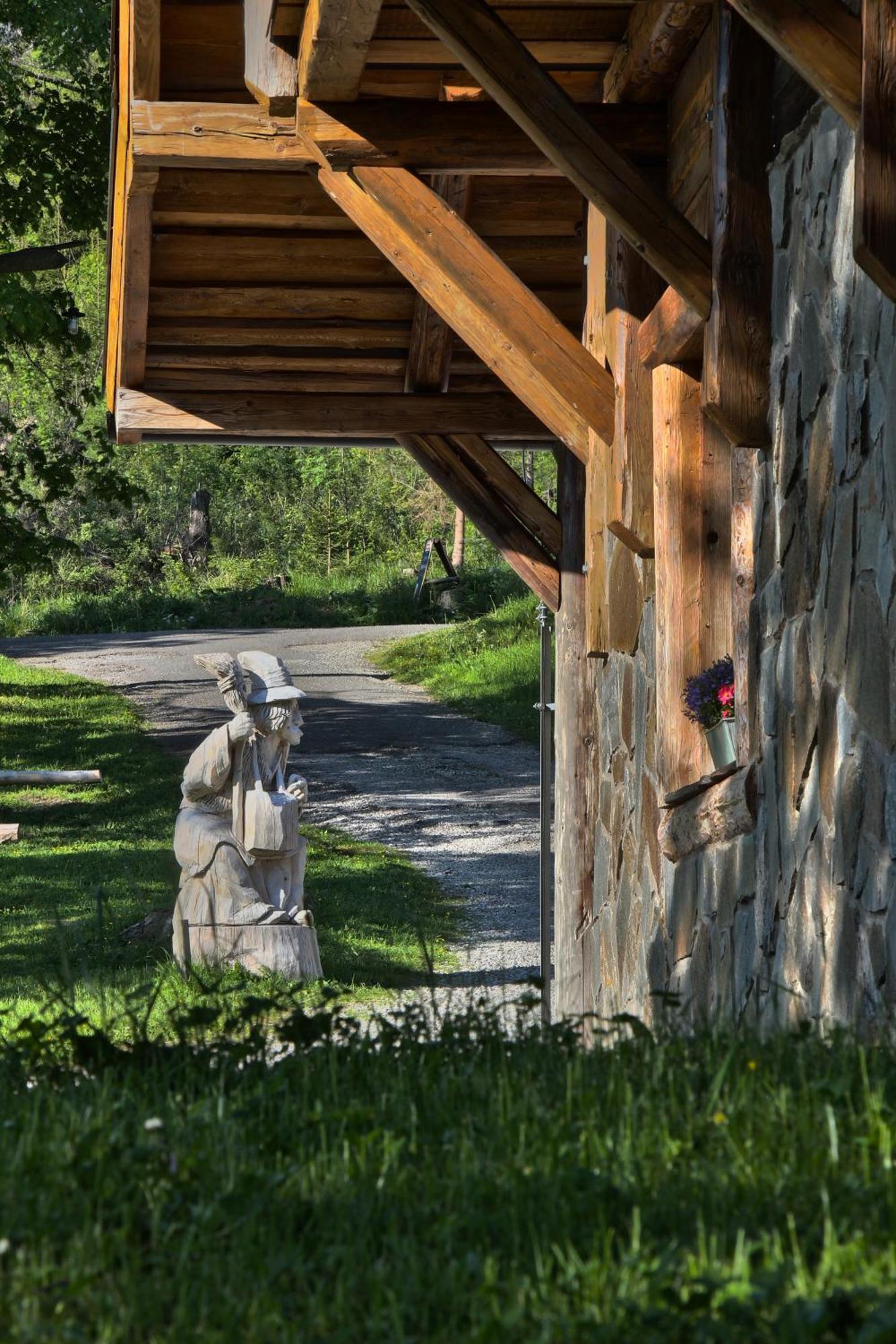 Chata Baba Yaga Zdiar Luaran gambar