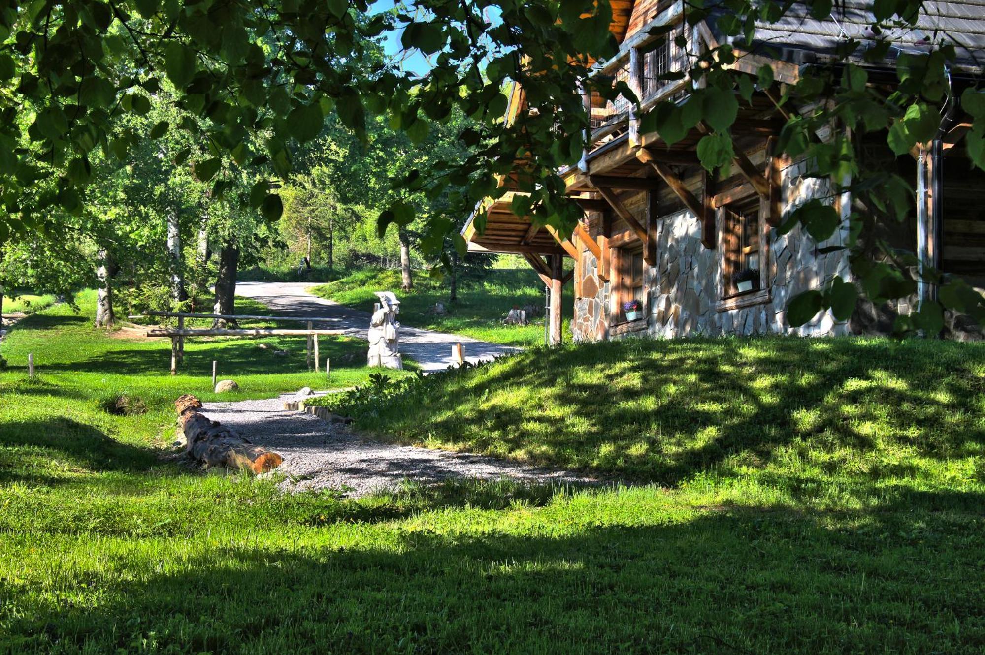 Chata Baba Yaga Zdiar Luaran gambar